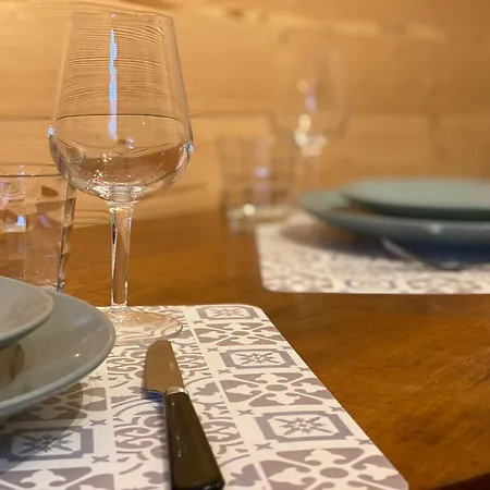 L'adret, 3,5 Pieces Dans Les Combles. * Gryon