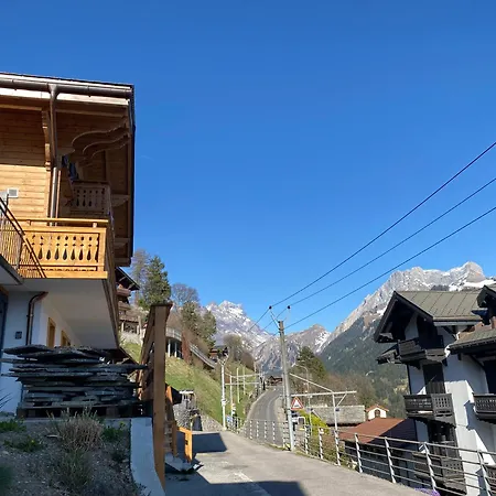 Apartmán L'adret, 3,5 Pieces Dans Les Combles. *