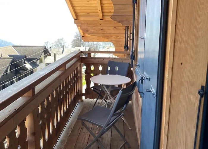 L'adret, 3,5 Pieces Dans Les Combles.